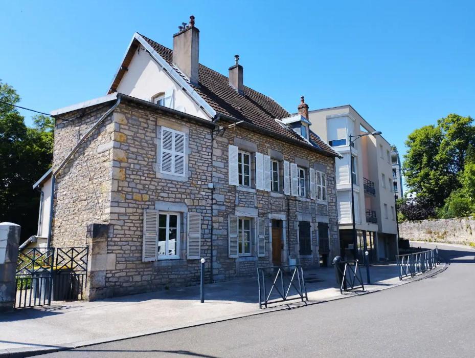 Les Glycines, Un Air De Campagne A La Ville Besancon Bagian luar foto